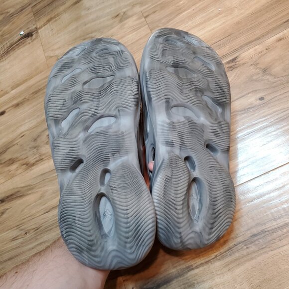 Adidas Yeezy Foam Runner MX Granite Gray Size 9 us Mens - Picture 5 of 7